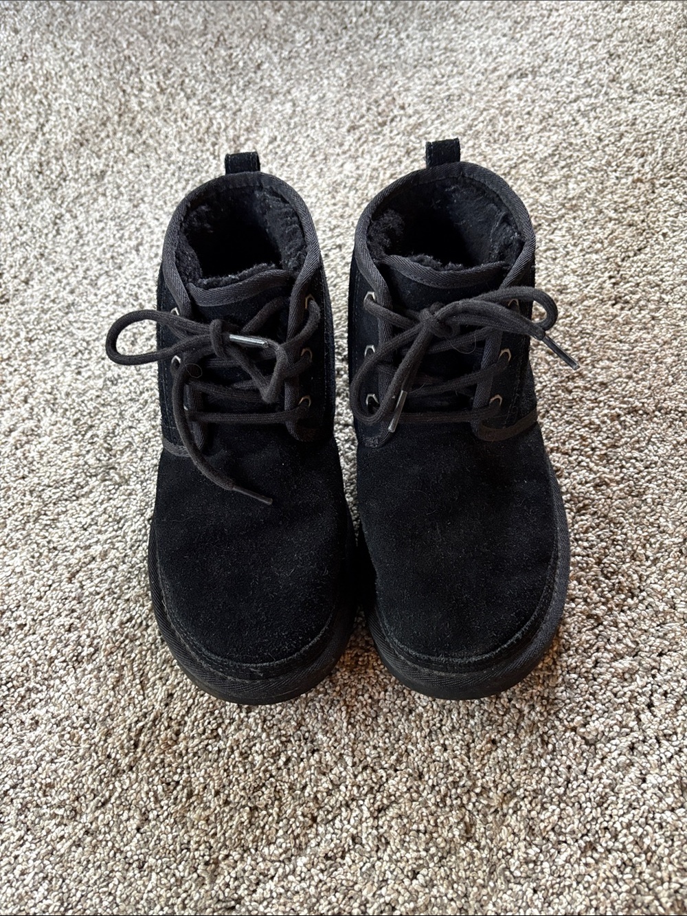 UGGS sz 9